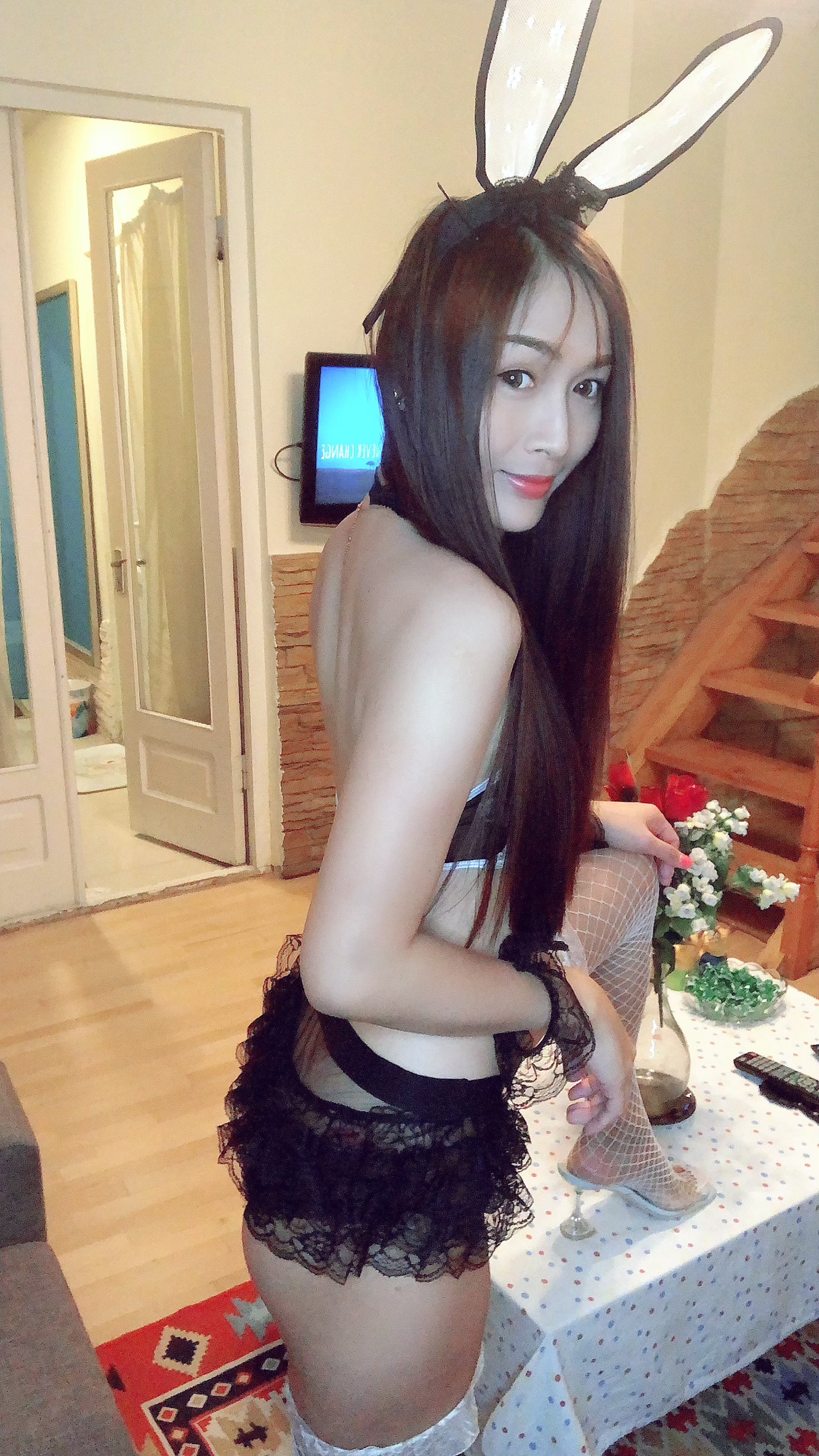 Zeki 23 Female,Bisexual,Blonde,Vietnamese,Groups/Paties